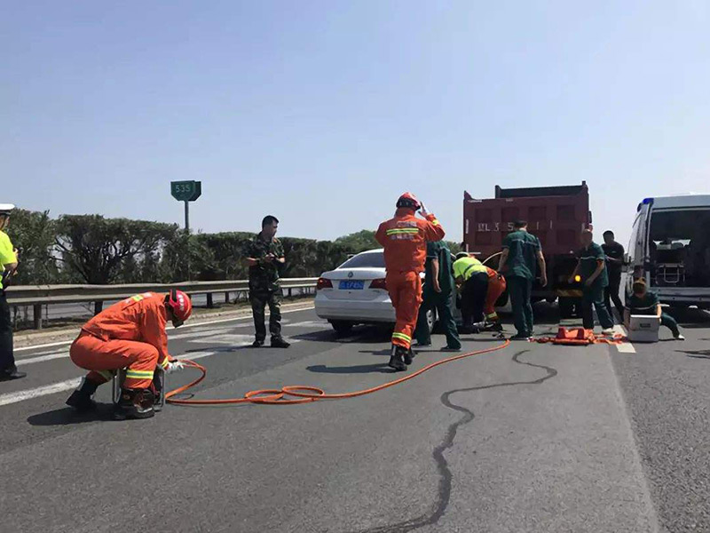 紅旗街街道汽車(chē)救援